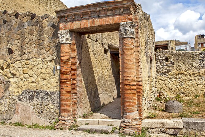 Pompeii and Herculaneum Small Group Tour with an Archaeologist - Lunch Break: Keep Your Energy Up Between Two Ruins