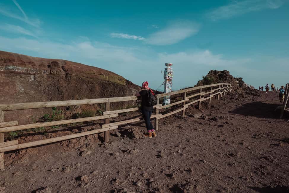 Pompeii and Mount Vesuvius excursion from Naples - From Starhotels Terminus to Vesuvius: the day starts with a clear pickup