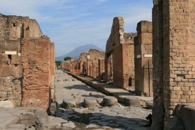 Pompeii and Naples from Rome: Small Group Day Tour with Lunch - Hotel pickup and the early start that sets the tone