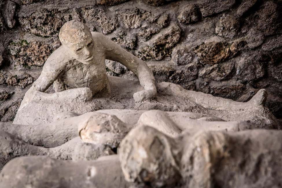 Pompeii: Archeological Tour & Wine Tasting at Mt. Vesuvius - From Pompeii to Vesuvius: the short van ride to your lunch