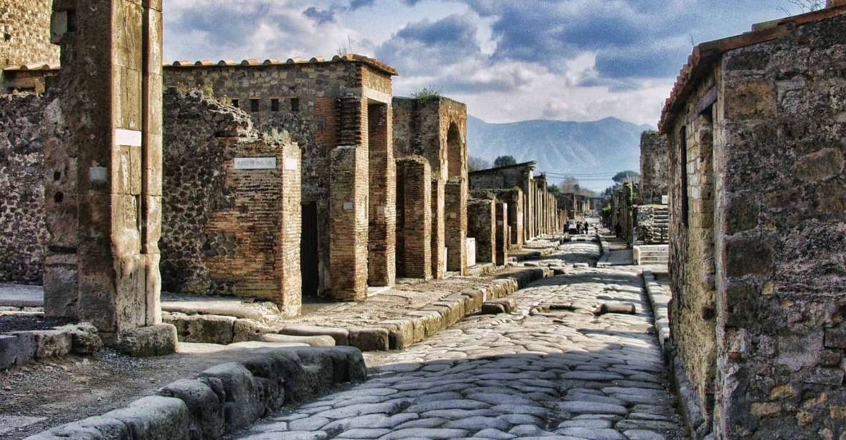 Pompeii: Day Tour of Pompeii and Vesuvius with Bus Transfer - Key Points to Know Before You Go