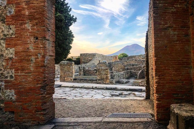 Pompeii from Afternoon to Sunset - How the Afternoon-to-Sunset Timing Changes Pompeii