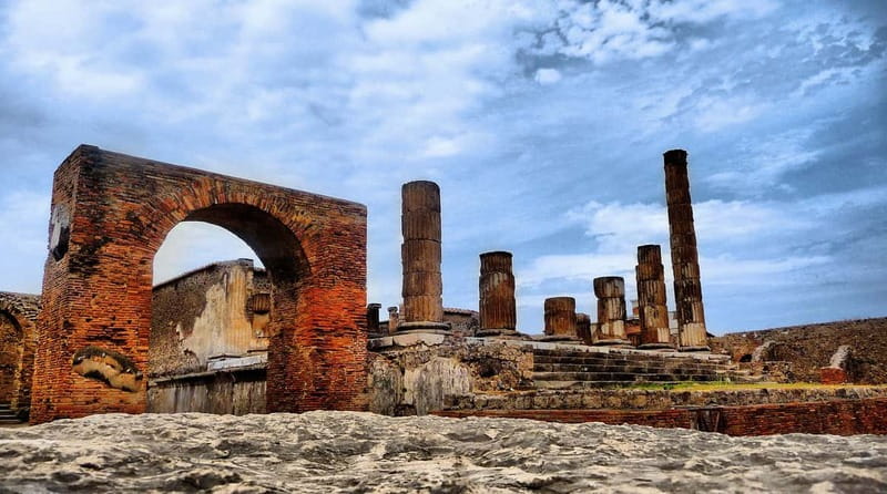 Pompeii: Group Tour with an Archeologist Guide - Pompeii in Two Hours: What This Archaeologist-Led Walk Covers
