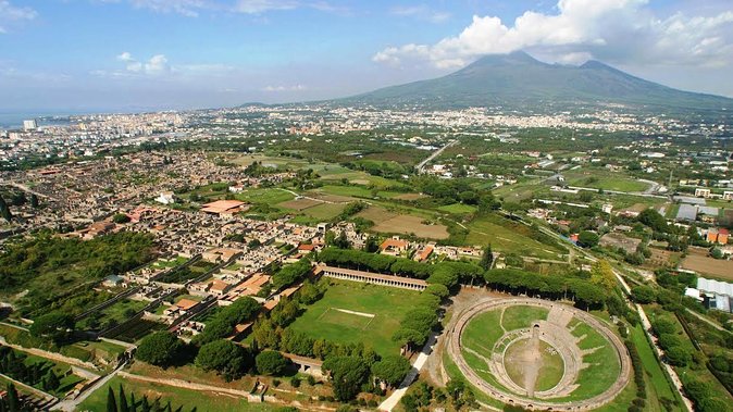 Pompeii Guided Group Tour with Entry Ticket and Archaeologist - Meeting at Porta Marina Superiore: the station-first start that saves stress