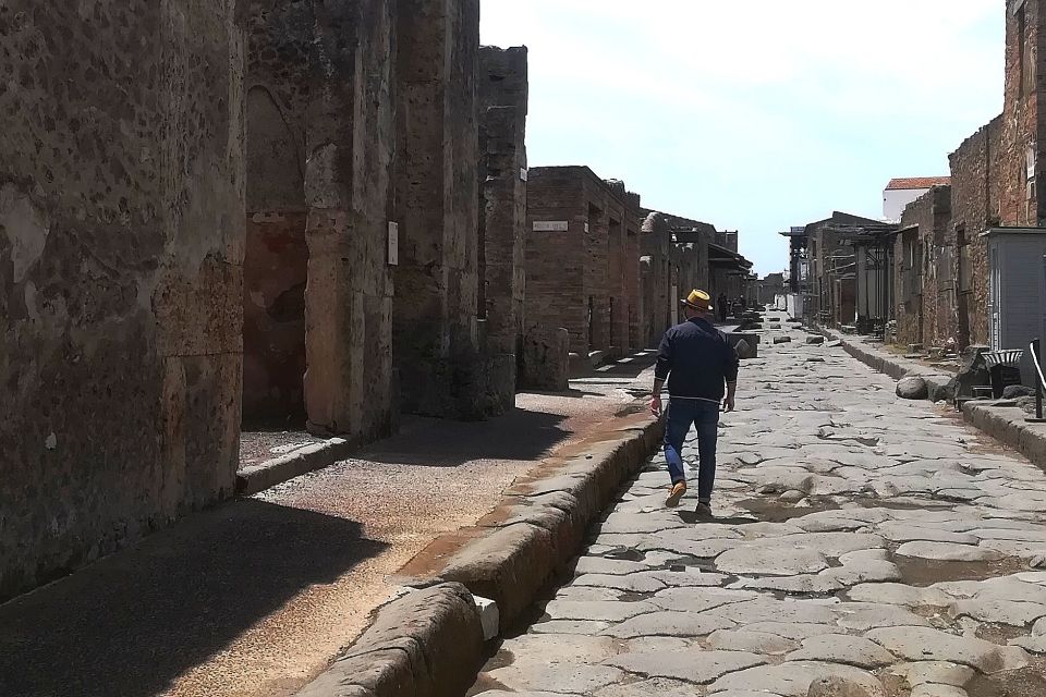 Pompeii: Guided Tour with Archaeologist with max. 12 People - Key Highlights I Think Matter