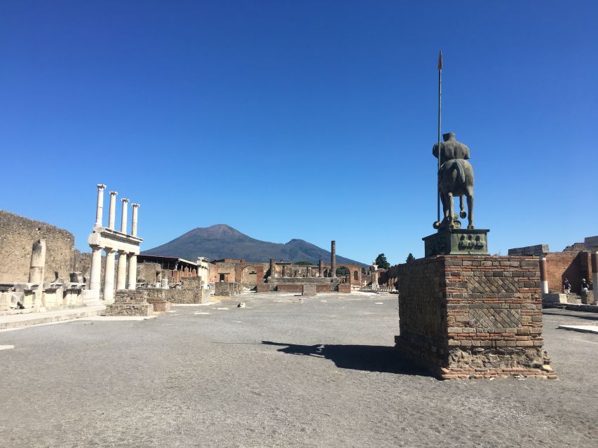 Pompeii: Guided Tour with Archaeologist with max. 12 People - Foro Civile, Temple of Jupiter, and the City’s Public Core