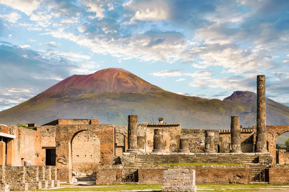 Pompeii: Guided Tour with Skip-the-Line Entry - Should you book this Pompeii guided tour?