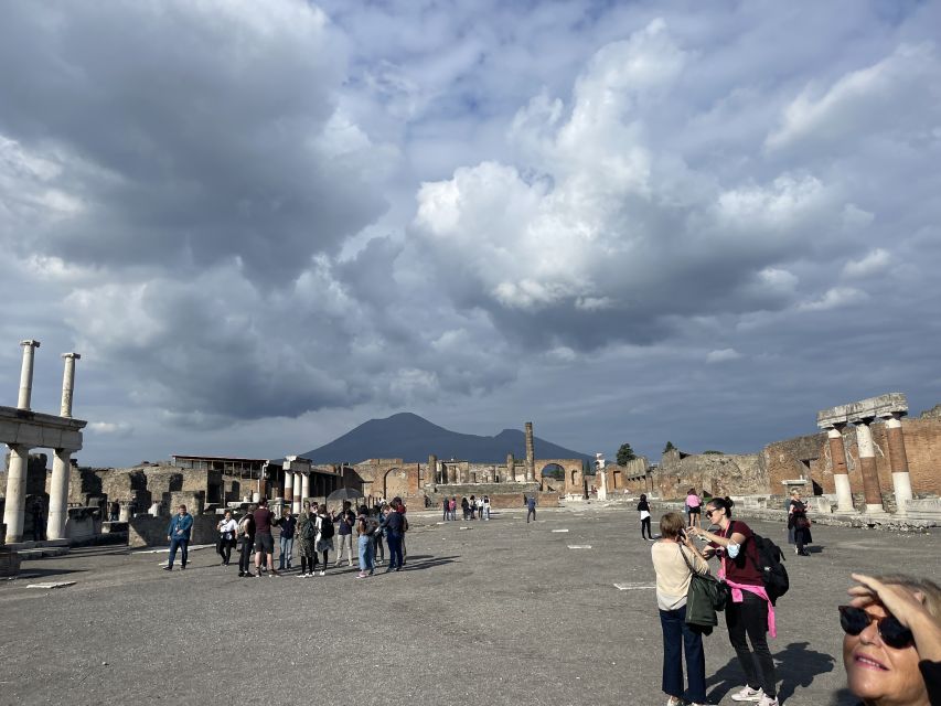 Pompeii: Highlights Guided Walking Tour - What You’ll See: Fresco-Painted Pompeian Houses