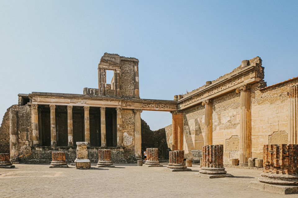 Pompeii: Private Tour with an Archaeologist - Theaters and amphitheater: Large Theatre and the Amphitheater of Pompeii