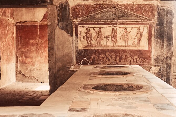 Pompeii Private Tour with an Archaeologist and Skip The Line - 3 hours - Meeting point at Hortus Pompei: start simple, then move fast