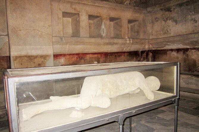 Pompeii private tour with an Official Guide - Guide Style: Why the Best Tours Turn Ruins Into a City