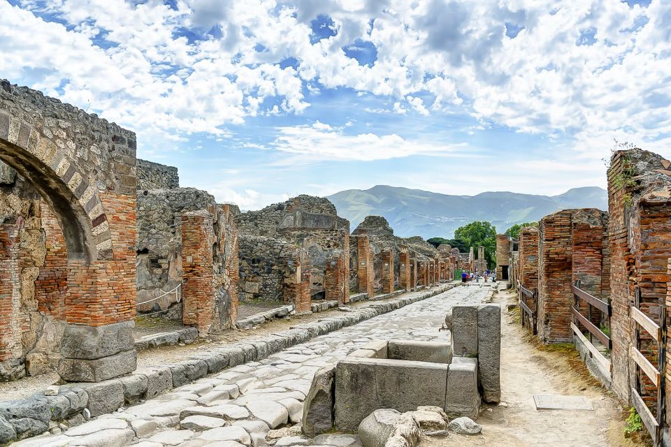 Pompeii Ruins Private Tour with Optional Skip-the-Line Entry - Greco-Roman Streets and Everyday Roman Life (Not Just Stones)