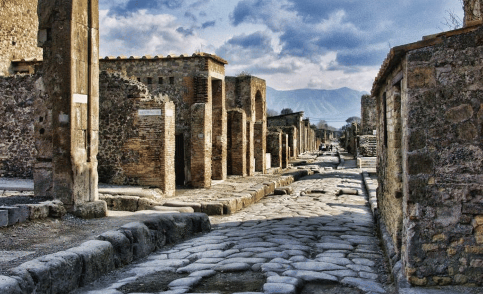 Pompeii: Skip-the-Line Entry Ticket with Audio Guide or Tour - Audio Guide on Your Phone: Getting Value From the Map Stops