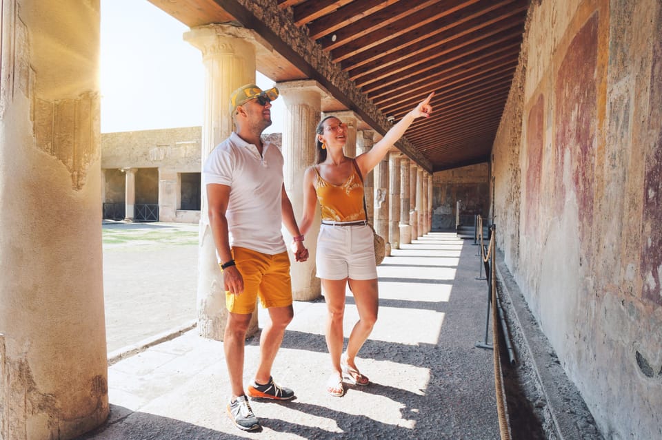 Pompeii: Skip-the-Line Guided Tour - Meeting at Coffee Shop Vittoria and getting inside quickly