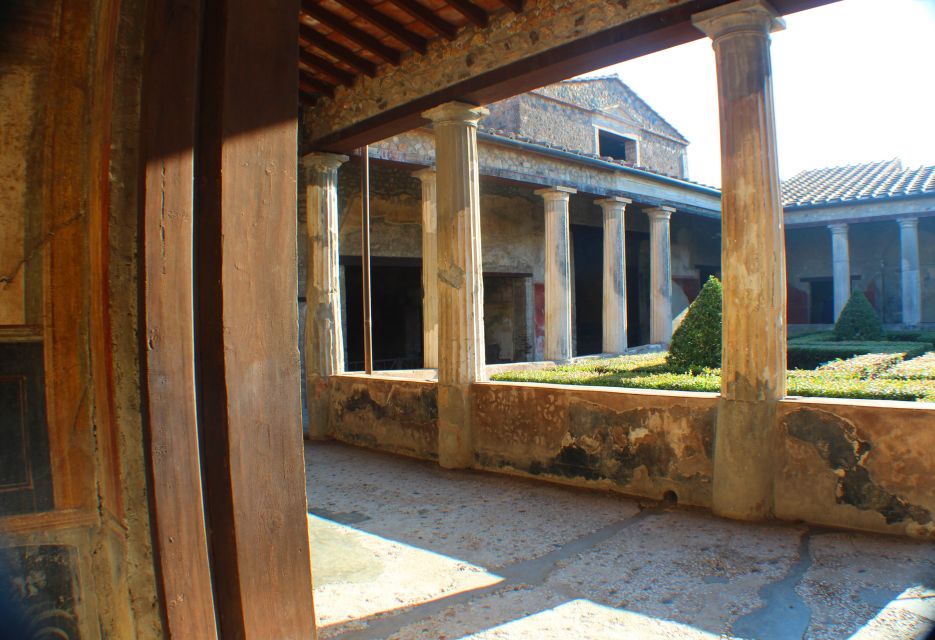Pompeii: Skip-the-Line Tickets and Tour with Archaeologist - The Gymnasium, Triclinium, and the Food Scene You Can Almost Smell