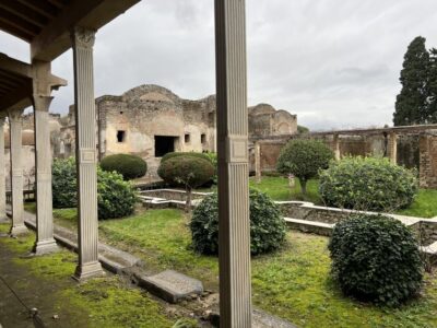 Pompeii: Small-Group Guided Tour with Skip-the-Line Ticket - Skip-the-line value: what you gain in 2 hours