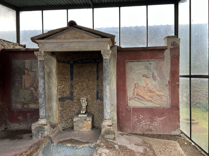 Pompeii: Small-Group Guided Tour with Skip-the-Line Ticket - Pompeii Archaeological Park: your first 10 minutes set the tone