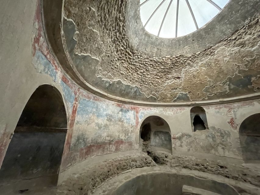 Pompeii: Small-Group Guided Tour with Skip-the-Line Ticket - Temple of Apollo: religion as street-level architecture