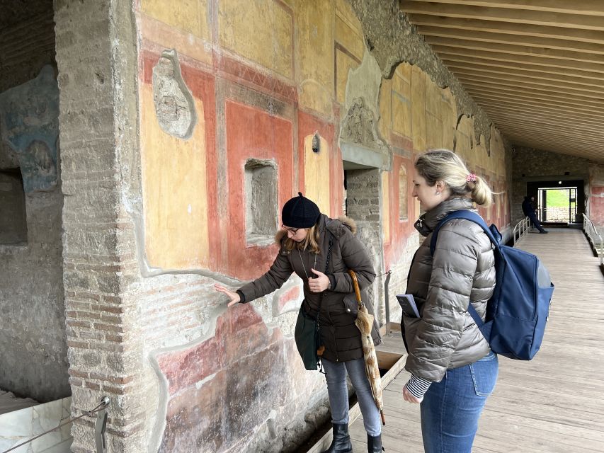 Pompeii: Small-Group Guided Tour with Skip-the-Line Ticket - Vetutius Placidus House and Thermopolium: everyday food, not just statues