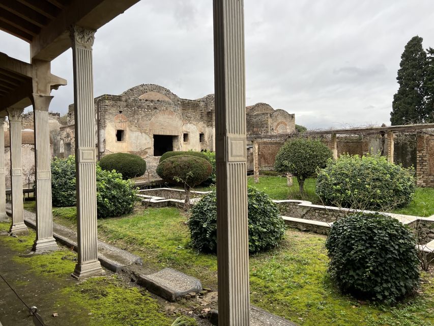 Pompeii: Small-Group Guided Tour with Skip-the-Line Ticket - Skip-the-line value: what you gain in 2 hours