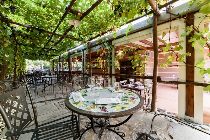 Pompeii Vineyard Escape: Private Wine Tasting & Lunch - Wine tasting in the glass: three pours, including sparkling