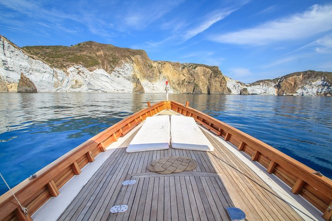 Ponza, boat trip on board the Zannone 1954 - The core stop: Ponza Island tour (and why the land time matters)