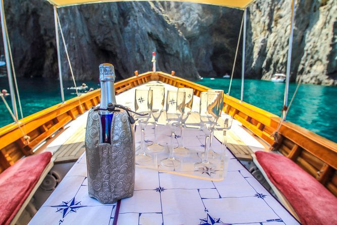 Ponza, boat trip on board the Zannone 1954 - Who this boat trip is best for