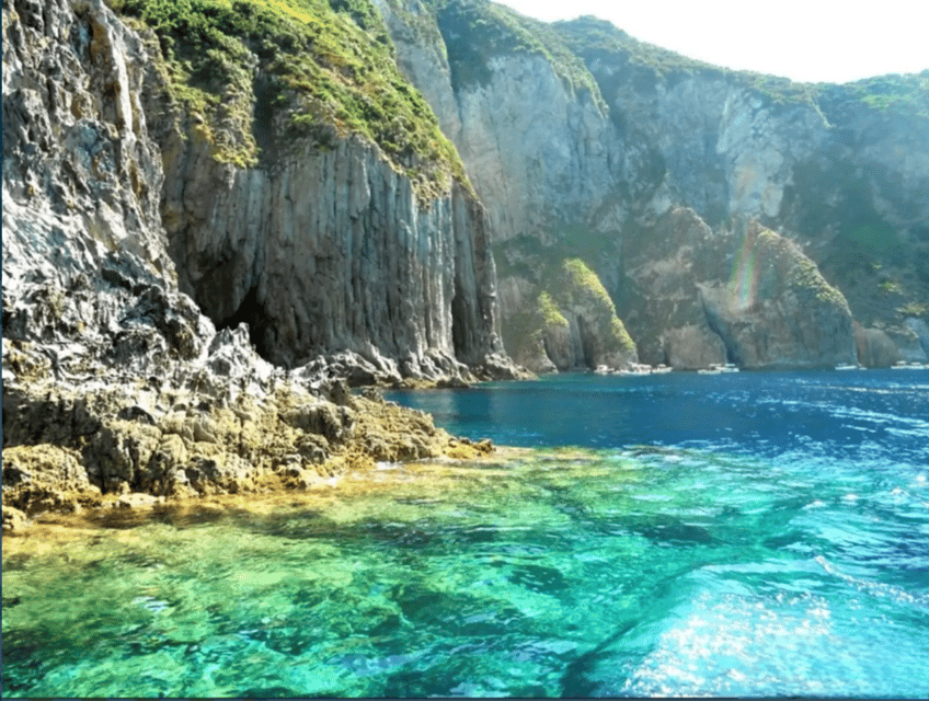 Ponza/Palmarola boat tour with lunch on board - The 6-hour rhythm: meeting in Ponza and sailing past Pilate’s Caves