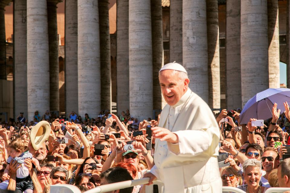 Pope Leo XIV Audience Tour with Local Guide - Guide-led Q&A and real-time help: what matters most in reviews