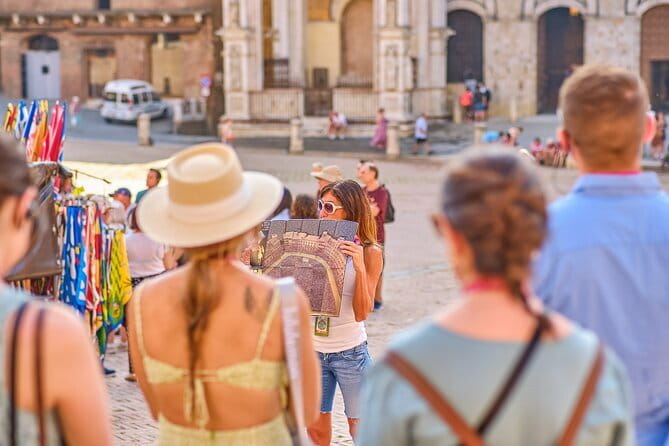 Premium Private Tour to Siena, Pisa, San Gimignano and Tuscany - San Gimignano: the tower skyline, a viewpoint mindset, and time for gelato