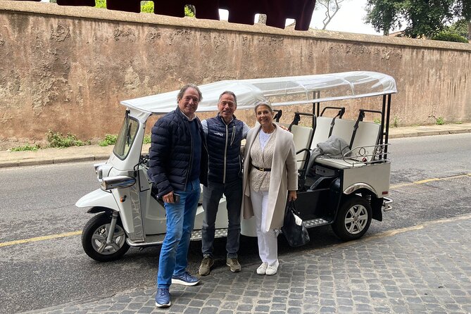 Private: 3 hours ETuk Tour in Rome - Piazza del Popolo, Trastevere-style streets, and the Jewish Ghetto
