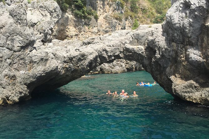 Private Amalfi Coast Boat Trip from Positano, Praiano or Amalfi - Lunch, Snacks, and the Drinks Package: What You’ll Get Onboard