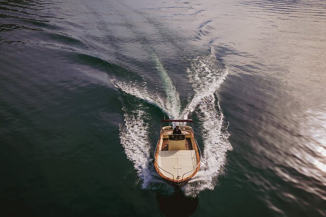 Private Boat Tour on Italian Gozzo on Lake Como - Meeting Points: Varenna vs Menaggio and How Your Route Feels