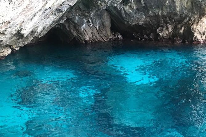 Private Capri Boat Tour - Top Seller - The 7–8 Hour Itinerary: From Roman Ruins to Capri’s Signature Rocks