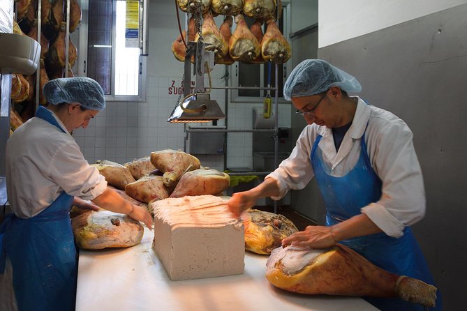 Private Emilia Romagna Food Tour Full Day - Lunch at Mulino di Casa Sforza: where Lambrusco and tortelli do the explaining