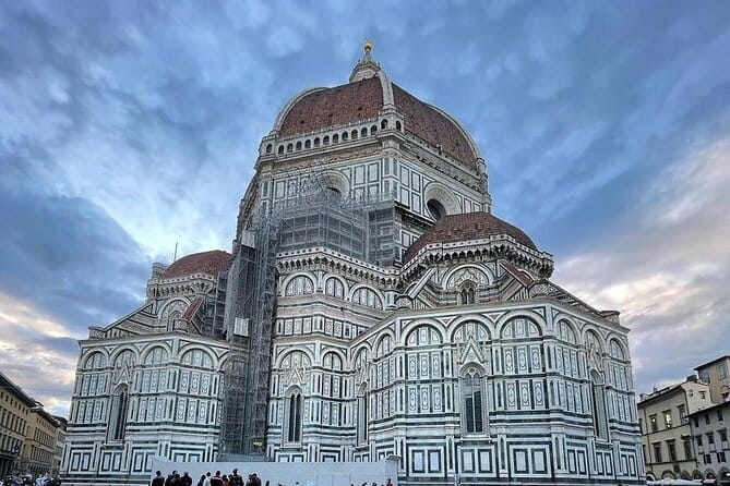 Private Florence Tour by Golf Cart ETukTuk with Audio Guide - Riding the Florence Loop: How the Tuk-Tuk Gets You Moving