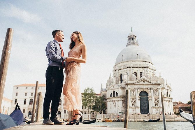 Private Photo Shoot in Venice with Gondola Ride Included - Ponte dei Sospiri: Moodier Venice, Romantic Perspective