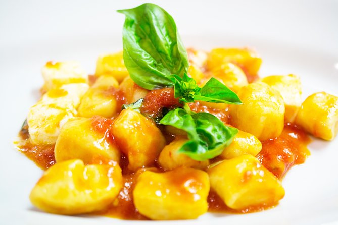Private / Small Group at "Quanto Basta" School in Sorrento center - Choosing your menu: fish, meat, or vegetarian