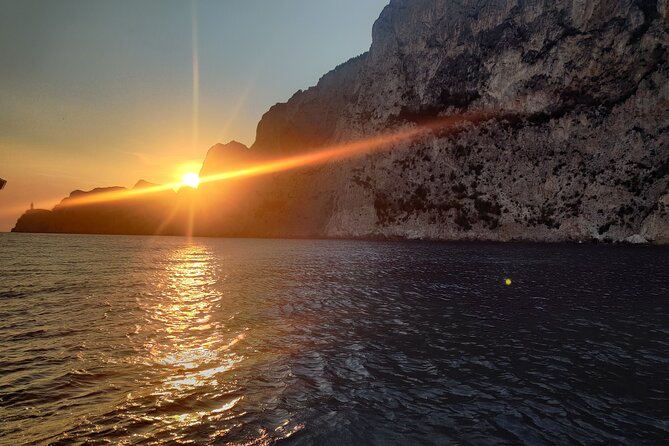 Private tour in a typical Capri boat - Why a private Capri gozzο boat makes the day feel different