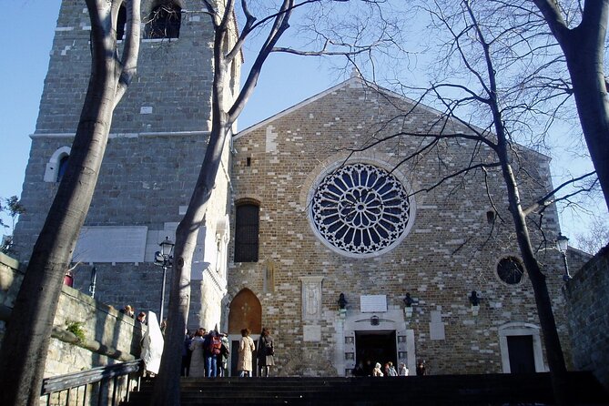 Private Trieste Sightseeing Tour - Teatro Verdi and Caffè Tommaseo: opera outside, coffee inside