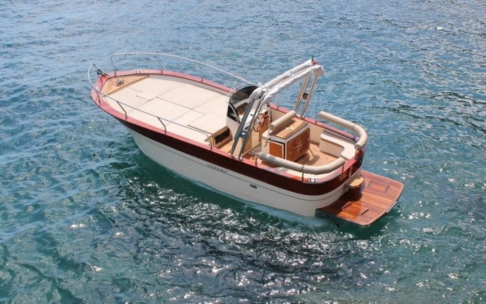 Procida: Boat Tour with Swimming Stops and Underwater Photos - Quick hits to know before you go