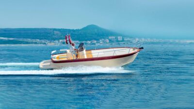 Procida: Boat Tour with Swimming Stops and Underwater Photos - Two hours on the water: the pace that keeps it fun