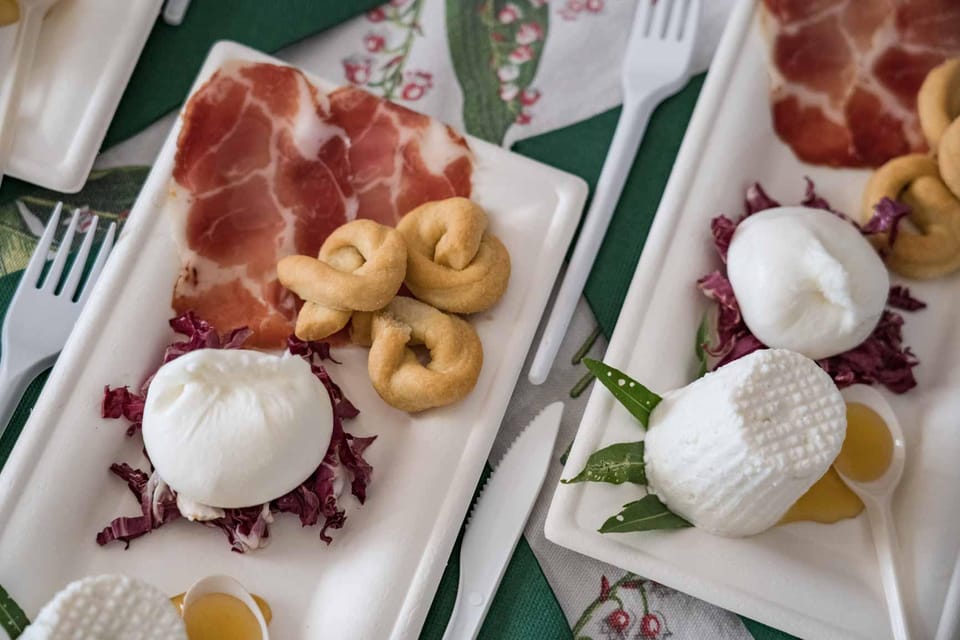 Puglia: Masseria Seppunisi Tour, Cheese, Burrata Tasting - Making mozzarella and burrata by hand: the main event
