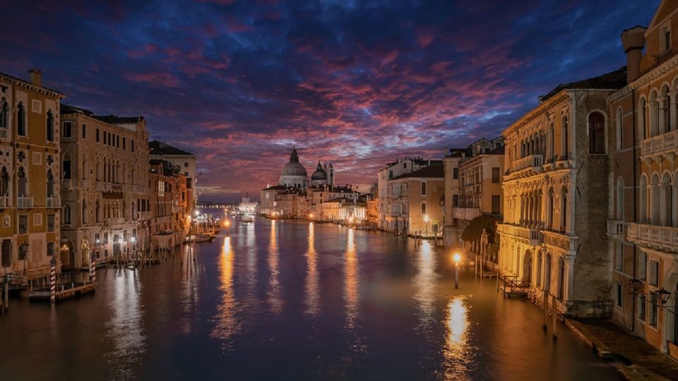 Punta Sabbioni: Venice By Night and Sunset Panoramic Cruise - What to watch for: boat comfort and time limits