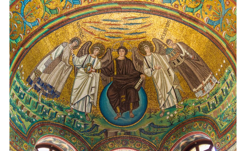 Ravenna: Exclusive Private Walking Tour with a Local Expert - Walking it smoothly through Ravenna’s mosaic corridor
