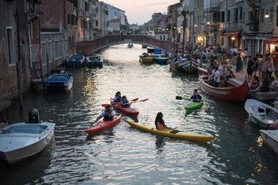 Real Venetian Kayak - Tour of Venice Canals with a Local Guide - Smallest canals and the lagoon: why the route feels different