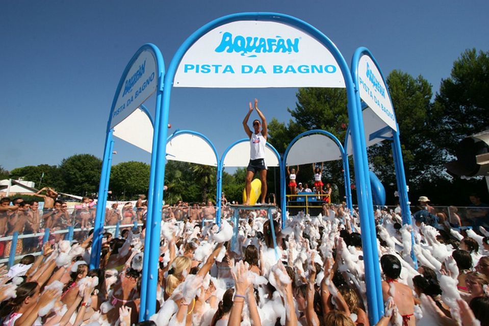 Riccione: Aquafan Open Date Entrance Ticket - The Wave Pool and summer events: Music Wave and The Long Sunset
