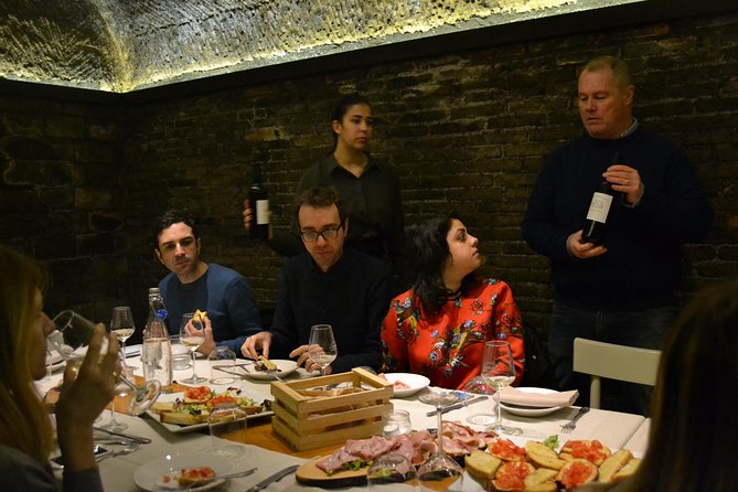 Roman countryside Food & Wine Tasting in a medieval winery - Buying wine and olive oil on site without the hard sell