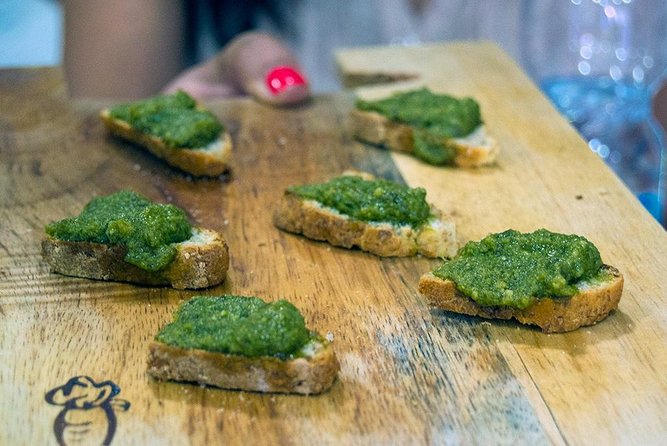 Roman Food Tour with Visit to the Trionfale Food Market - What a small group really changes for you (not just for the photo)