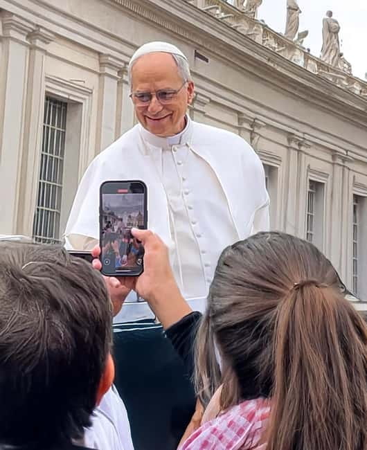 Rome: Audience Pope Leo XIV with guided tour - Getting through security without losing the morning